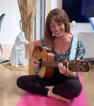 Claire D, chant prénatal, massage bébé, éveil musical